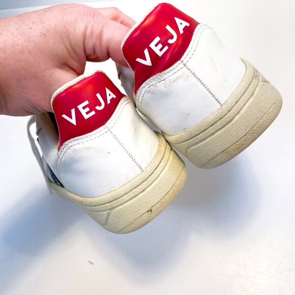Veja V-10 Sneaker, Size 6 - Picture 5 of 9